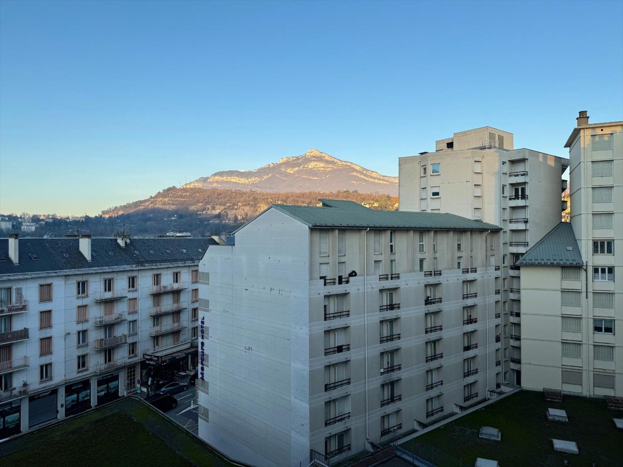 Logement Autour De Moi * * * * * Chambery Exterior photo